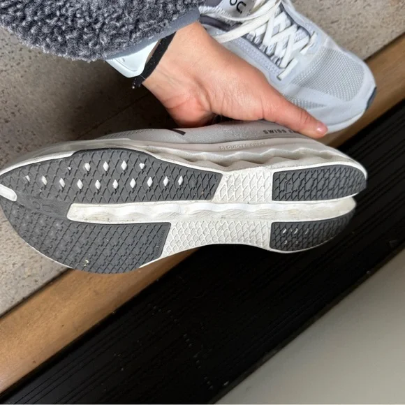 On Running Cloudsurfer Next - women’s size 7 like new - Picture 8 of 8